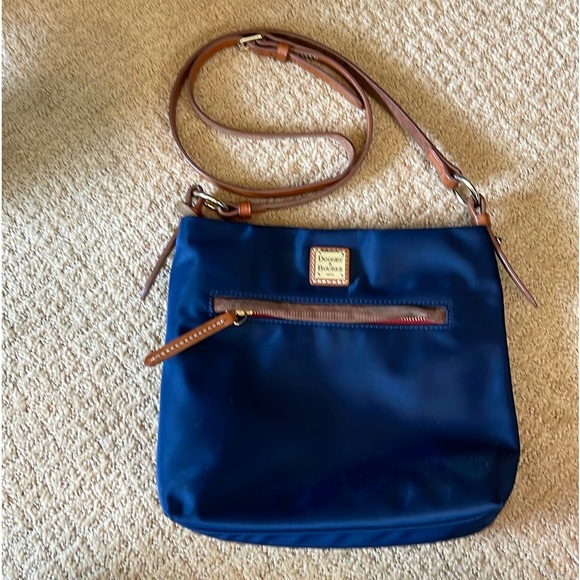 Dooney & Bourke crossbody bag - Picture 2 of 4